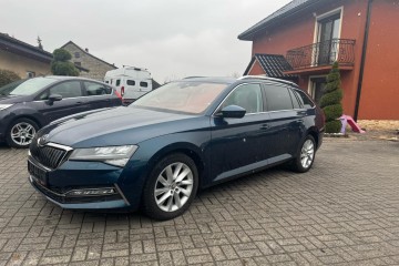 SKODA SUPERB HYBRYDA PLUG-IN